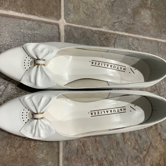 Naturalizer White Bow Pumps 7.5 - Picture 4 of 10